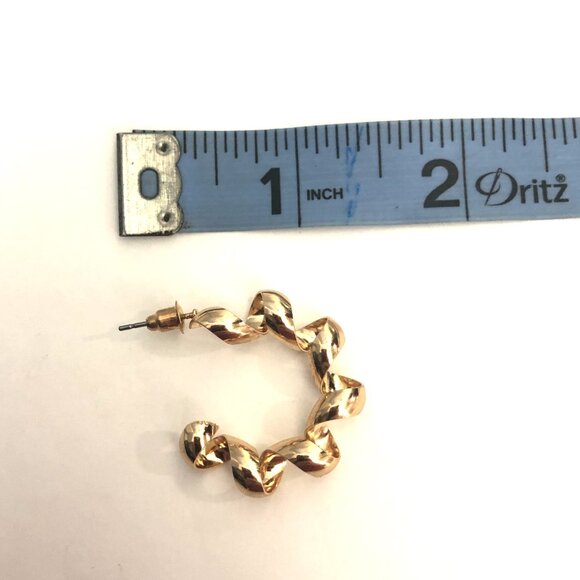 NWT Twisted Gold Plated Hoop Earrings – Textured Spiral Design – Lightweight 1" - Picture 3 of 6